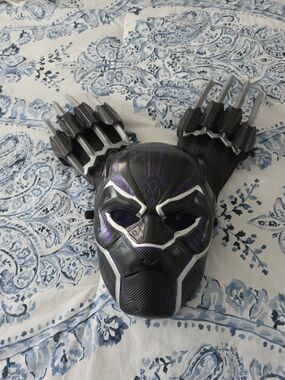 Black Panther Superhero Mask And Claws
